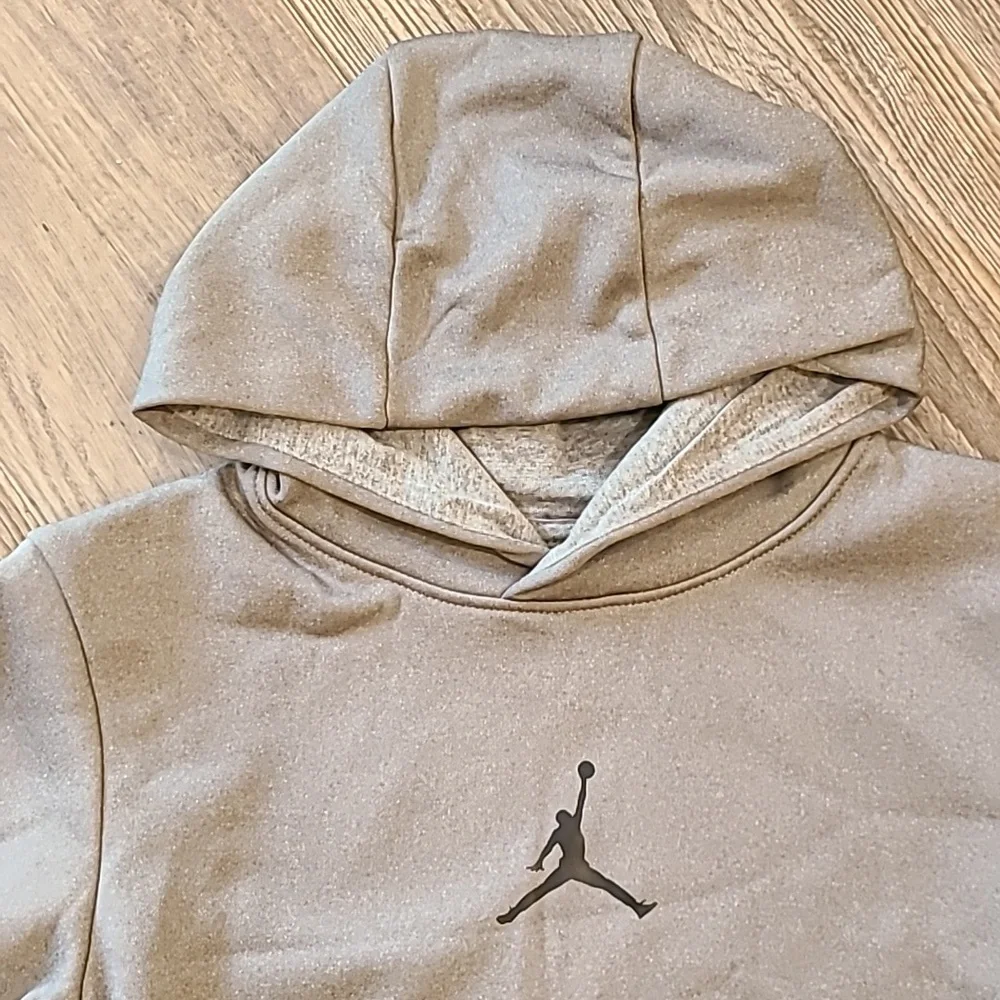 Jordan Boy's Core Performance Therma Pullover - Picture 4 of 9